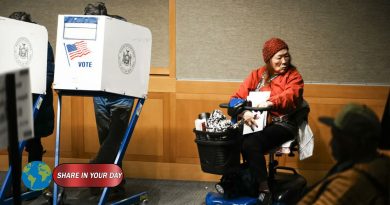 Older voters dominate early turnout