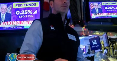 Stock Futures Little Changed as Economic Data Reports Set to Impact Markets