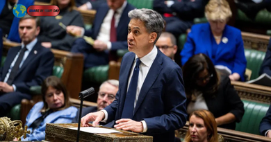 The UK settlement import ban represents one of Britain’s sharpest policy shifts on Israeli settlements in the occupied West Bank. Announced by Foreign Secretary Ed Miliband, the measure will prohibit imports of goods produced in Israeli settlements while introducing wider sanctions targeting businesses and individuals involved in settlement expansion.